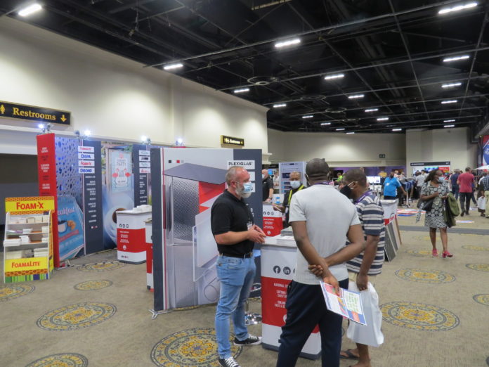 Maizey Plastics Showcases Signage Solutions At Graphics, Print & Sign Expo