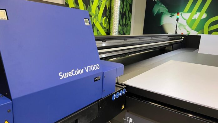 Kemtek Launches UV Large Format Printer