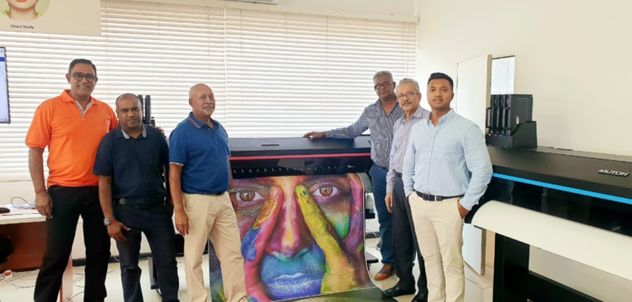 Hitech Graphics Installs Mutoh Solution